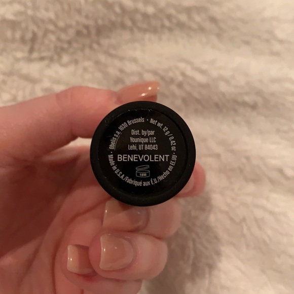 Younique Touch a la mode - Picture 9 of 11